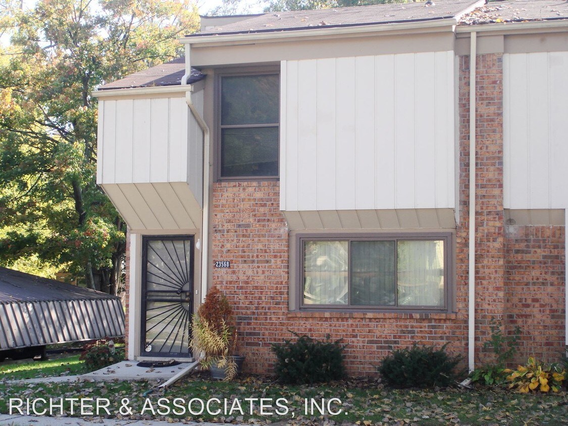 Primary Photo - 2 br, 1.5 bath House - 23568 LAHSER