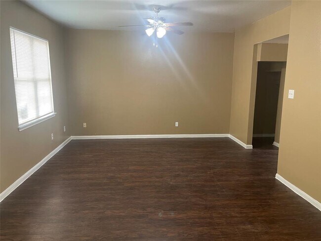 Building Photo - 6403 Waldron Dr