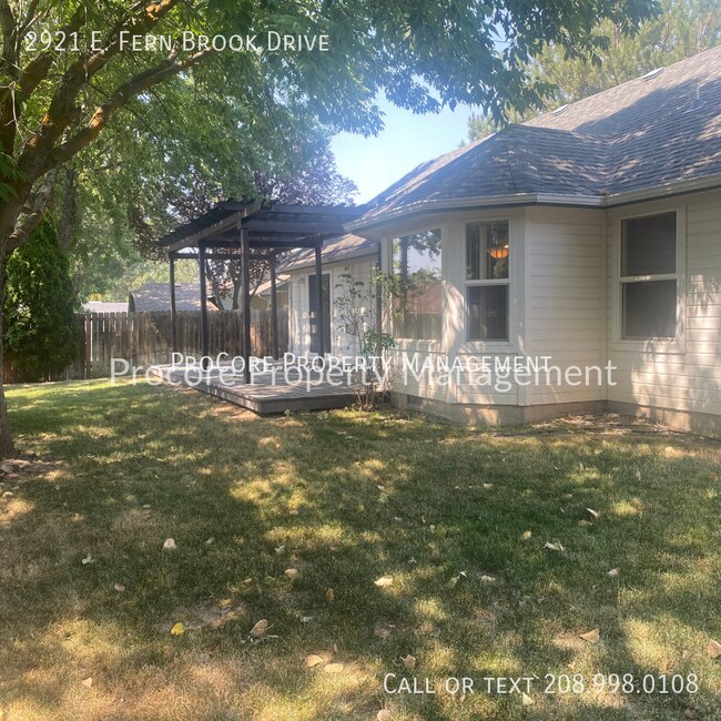 Foto del edificio - Newly painted...Charming 3-Bedroom, 2-Bath...