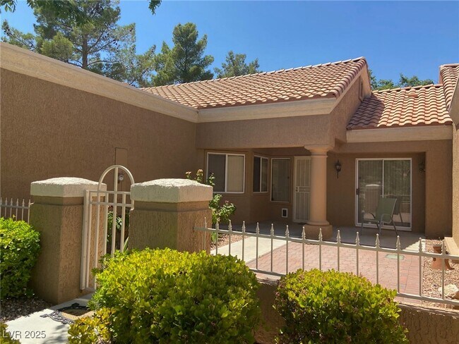 Foto del edificio - 2741 Sungold Dr