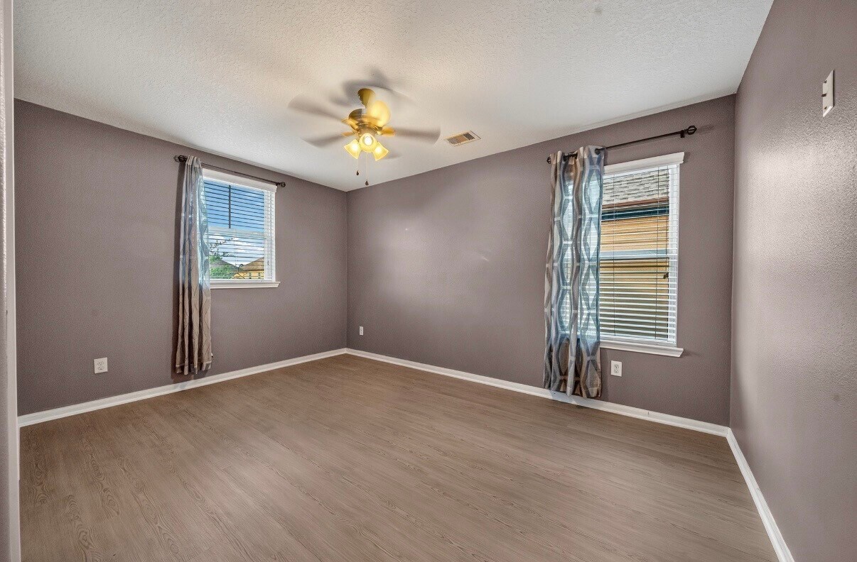 Building Photo - 11623 Greensbrook Garden Dr