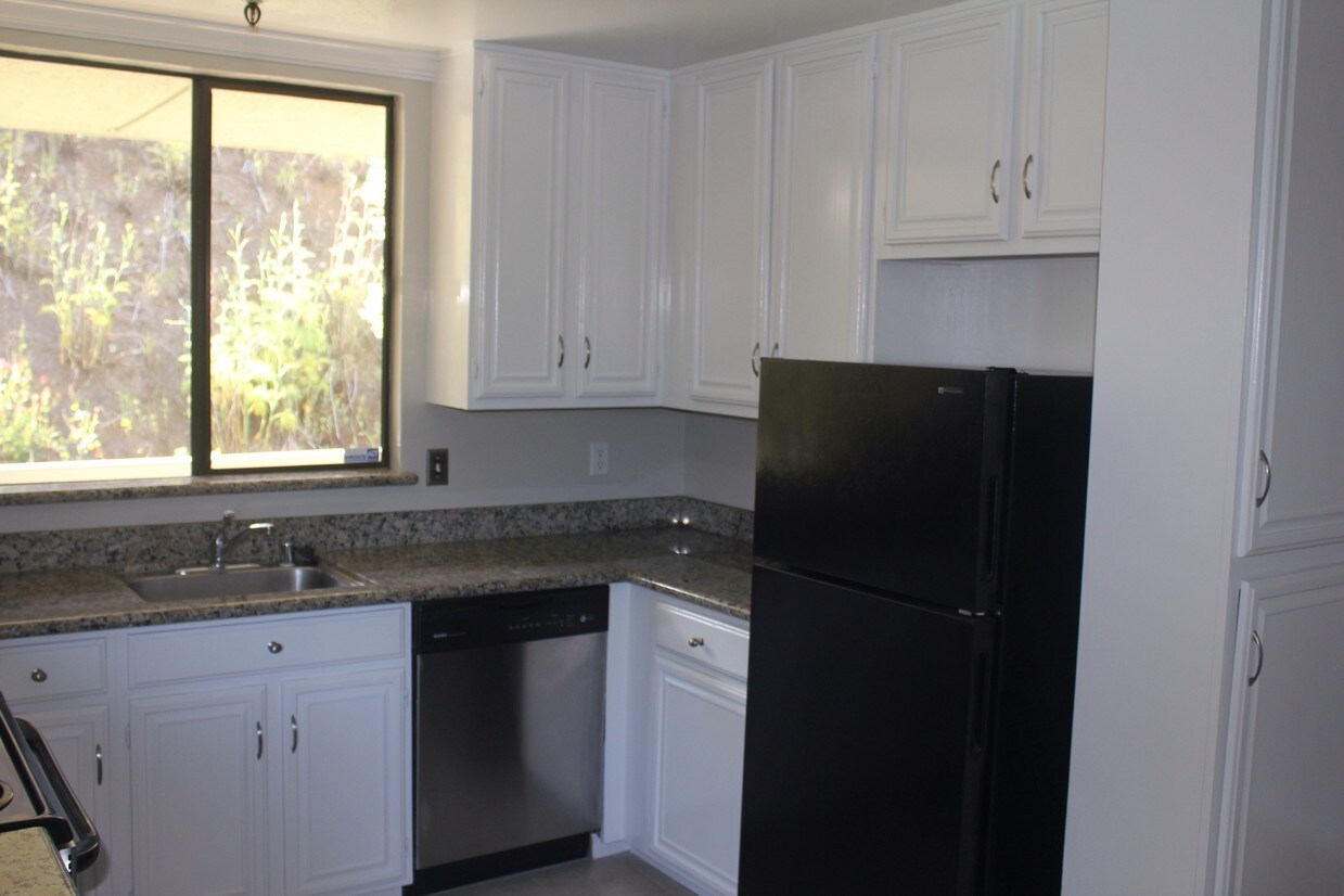 Foto principal - 145 Gardenside Dr