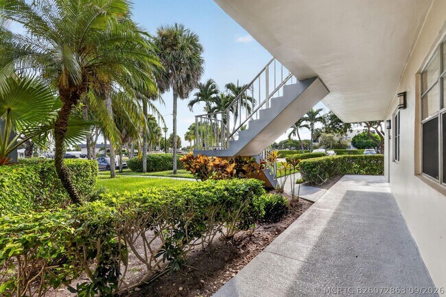Foto del edificio - 770 Normandy Trail