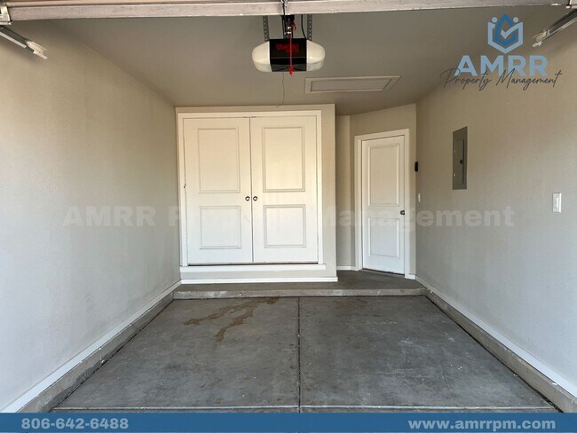 Building Photo - 2125 N Texas Ave