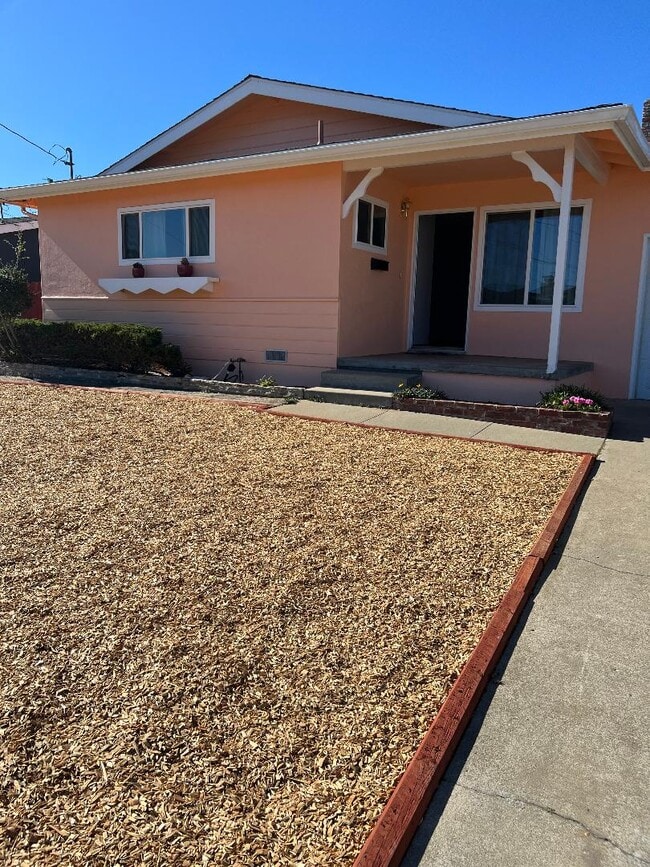 Building Photo - 3019 Eddy St Building Photo - 3019 Eddy St