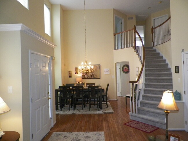 Building Photo - 5101 Cinnamon Ct
