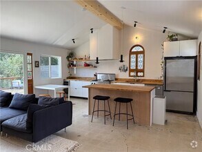 Building Photo - 8515 Crescent Dr