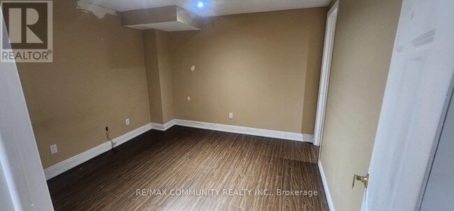 Building Photo - 5 Turtledove Grove