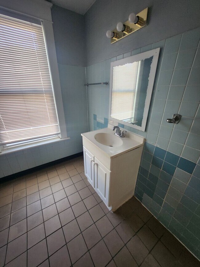 Foto del edificio - 4 bedroom rental for students, will rent t...