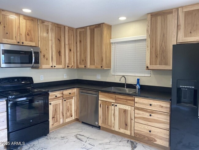 Building Photo - 264 N 54th St