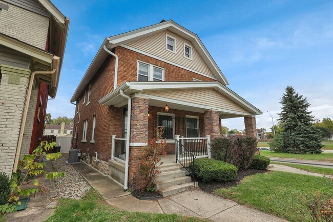 Building Photo - 618-620-620 Lilley Ave