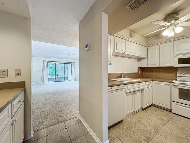 Foto del edificio - 330 Markley Ct