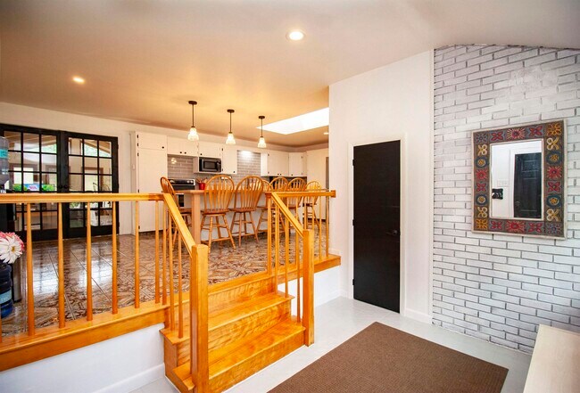 Building Photo - 9 Hazen Rd