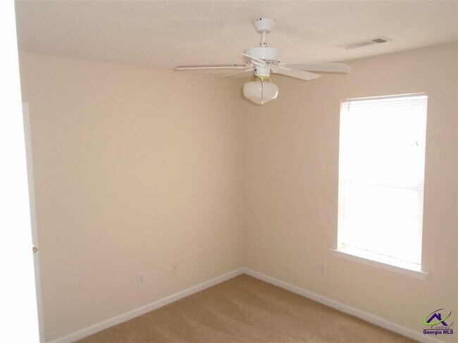 Foto del edificio - 120 Chadwyck Cir