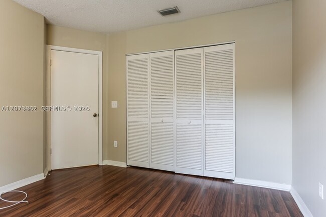 Foto del edificio - 576 NW 48th Ave
