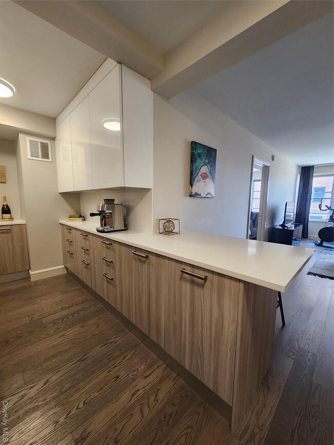 Building Photo - 107-40 Queens Blvd