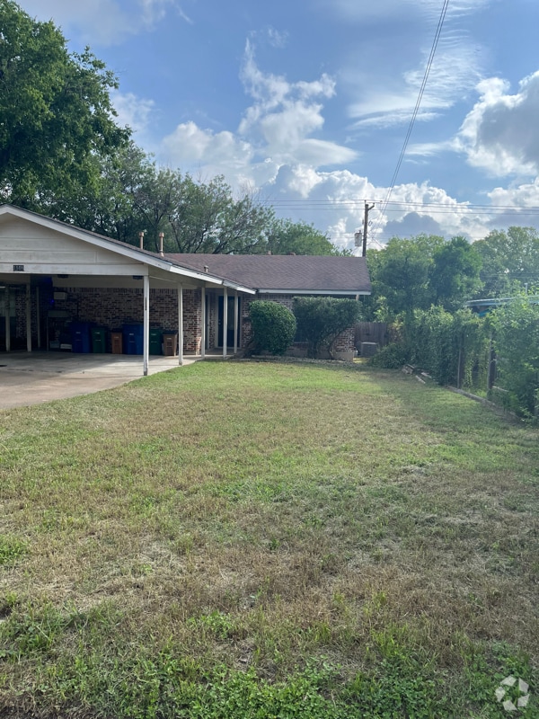 Building Photo - 1508 Valleyridge Dr