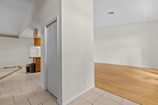 Foto del edificio - 1040 Bay Harbor Dr