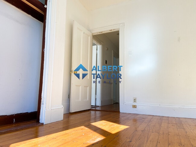 Building Photo - 13 Sachem St