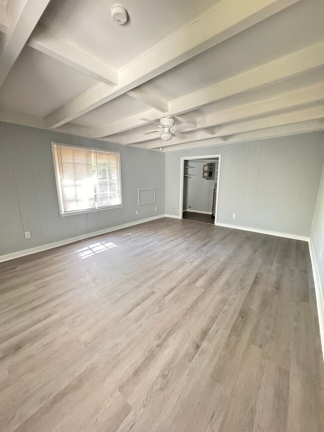 Building Photo - 307 Clairborne Ave