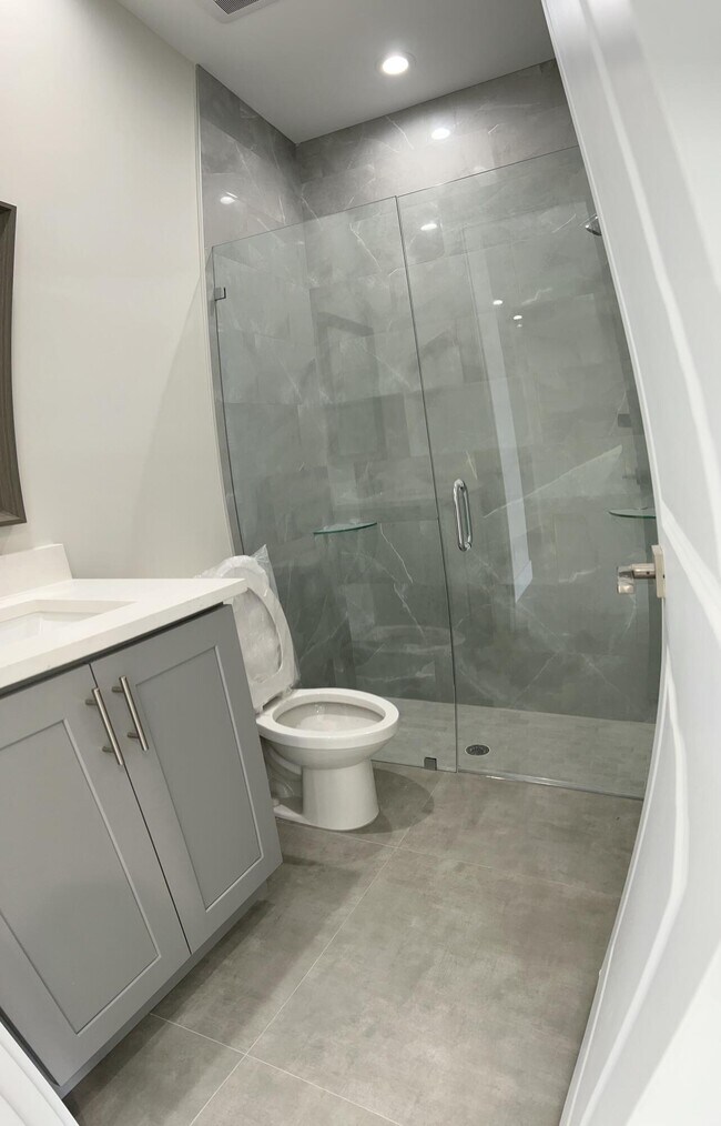 Foto del edificio - 2573 Gulfstream Rd
