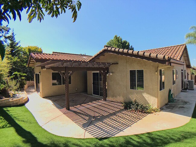 Building Photo - 1544 Adele Pl