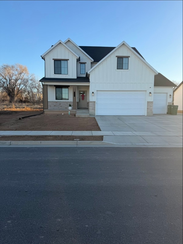 Building Photo - 204 N Rick Way