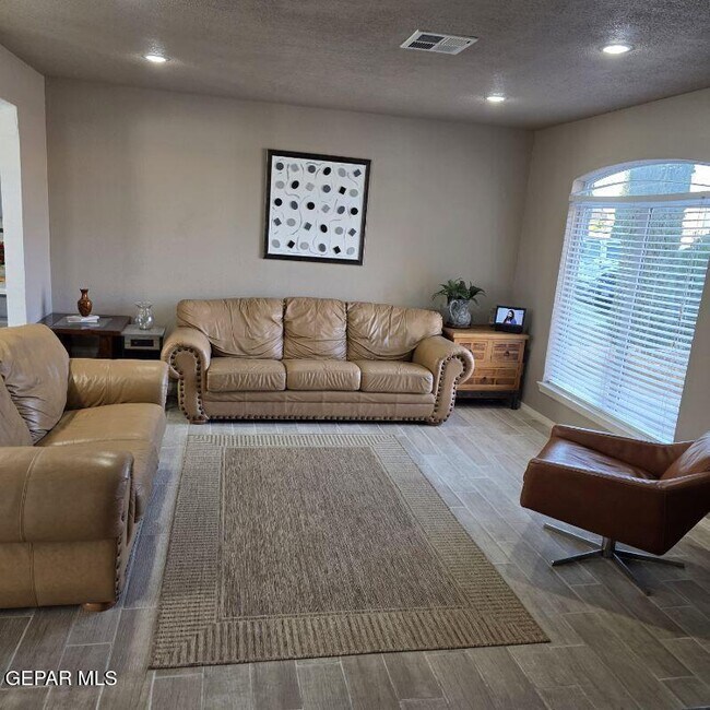 Foto del edificio - 12248 Holy Springs Ct