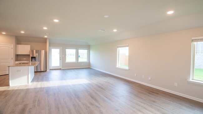 Building Photo - 5400 Greenridge Ln