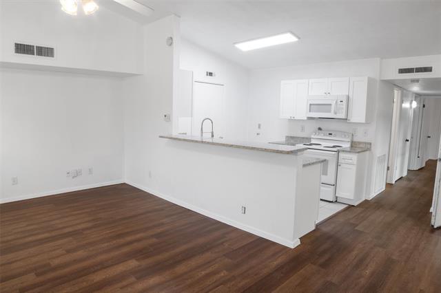 Foto del edificio - 6069 Dooley Dr