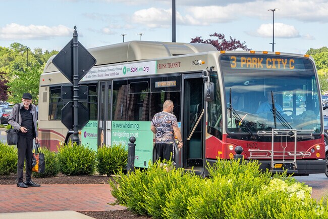 Many bus routes run through Rohrerstown, getting commuters around the greater Lancaster area.