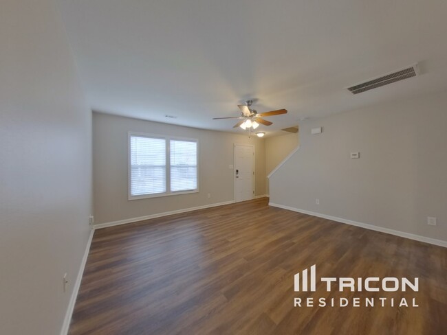 Foto del edificio - 7311 Fig Ln