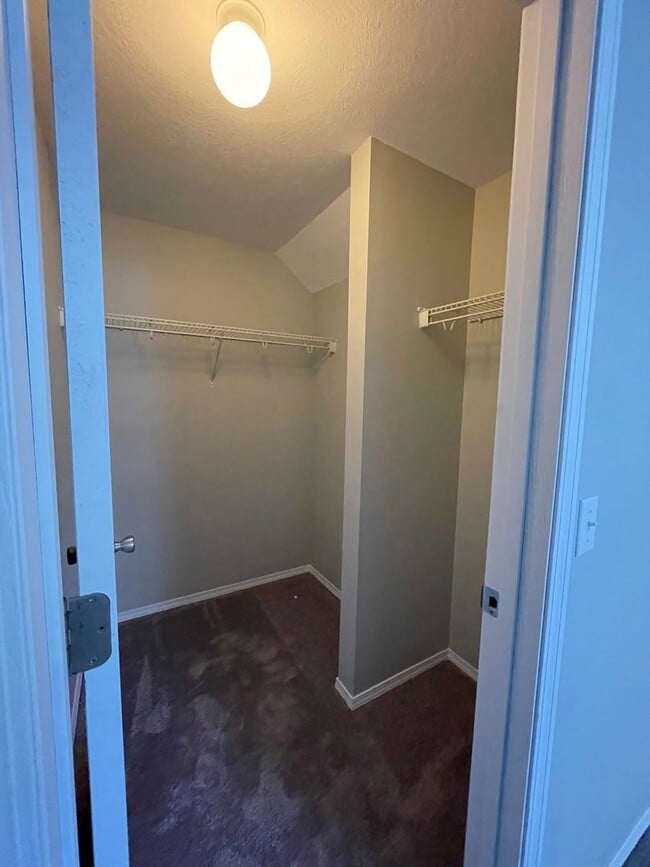 Building Photo - COMING SOON! Duplex in Ozark