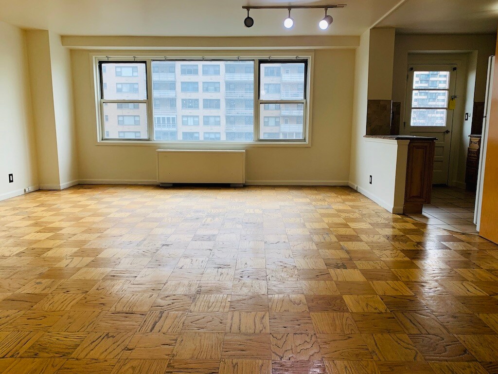 Foto principal - 225 Saint Pauls Ave