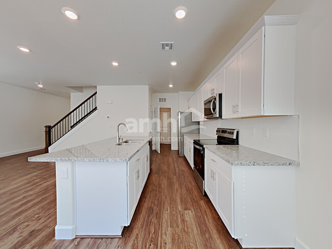 Foto del edificio - 331 Cape Seville Pl