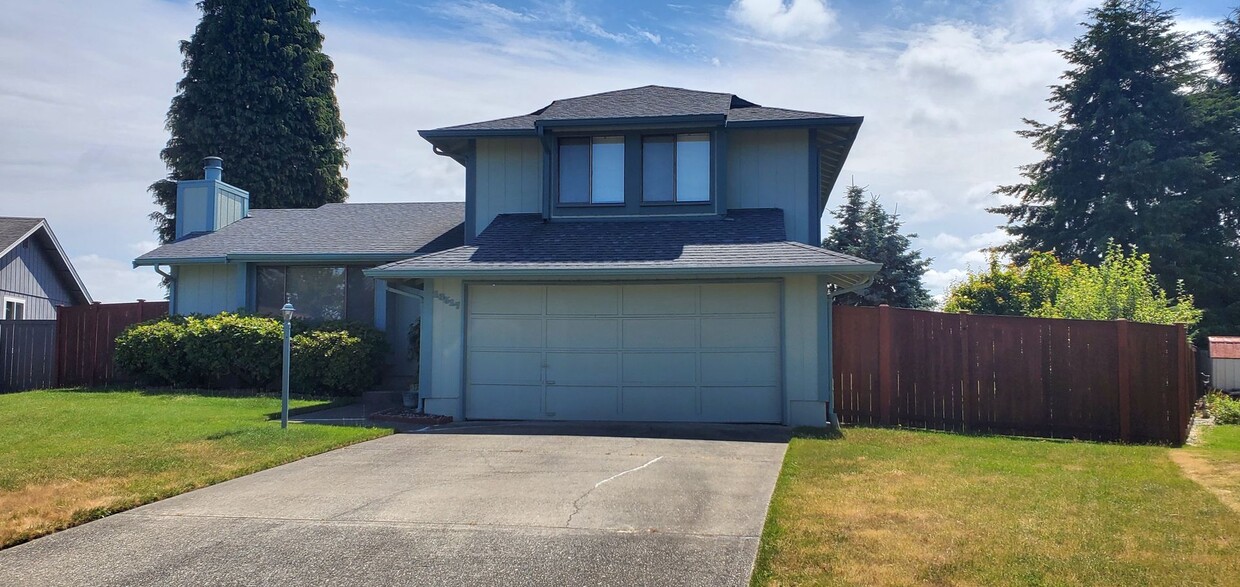 Primary Photo - 3bd, 1.75 Split Level with Gonyea Park off...