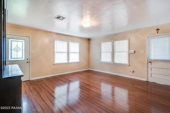 Building Photo - 1302 Ave A