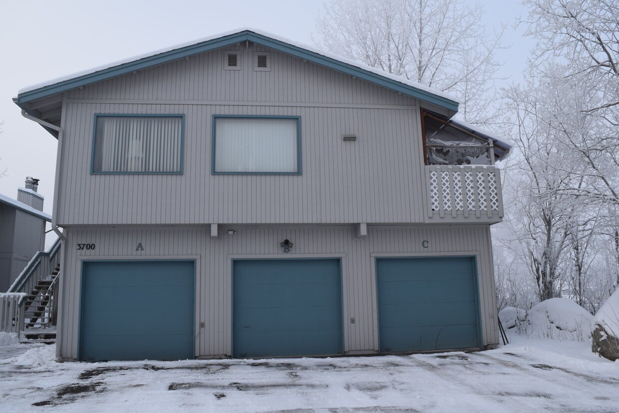 Primary Photo - 3700 Gardner St