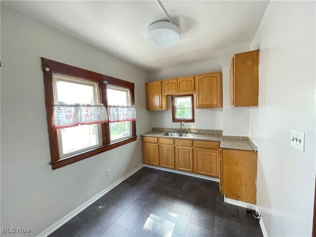 Foto del edificio - 2648 E 122nd St