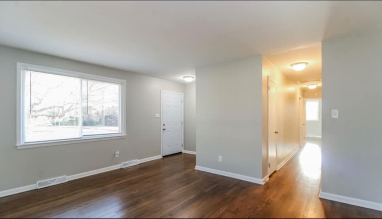Primary Photo - 2807 Ashwood Dr