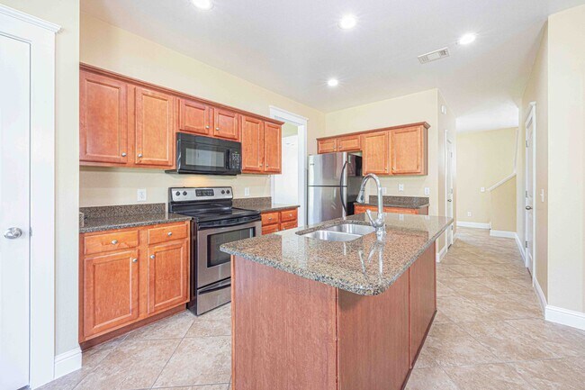 Foto del edificio - 8808 Bainbridge Dr