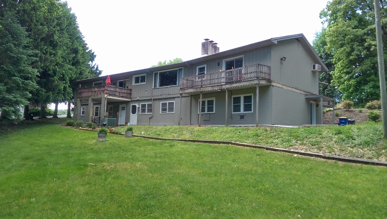 447 Lewisberry Rd, New Cumberland, PA 17070 Apartments in New