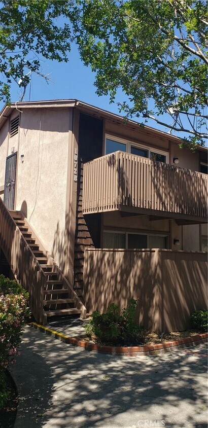 Primary Photo - 1072 Cabrillo Park Dr