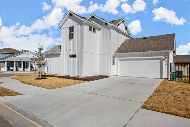 Building Photo - 8301 Orizzonte St