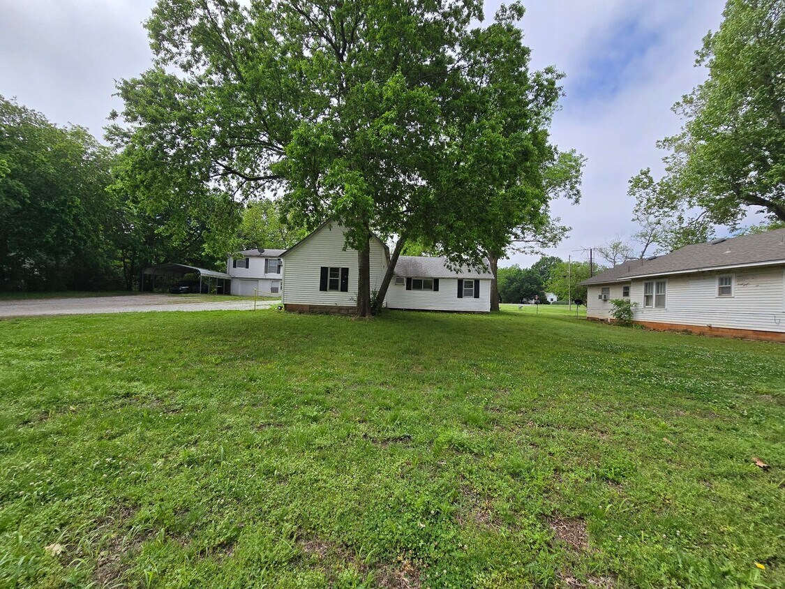 Primary Photo - 3 bedroom in Tecumseh