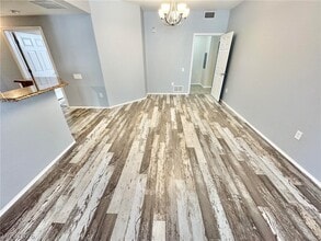 Building Photo - 6868 Sky Pointe Dr