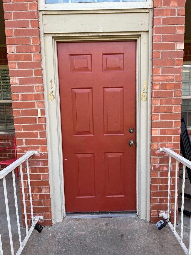 Foto del edificio - Great 2 Bedroom Condo !