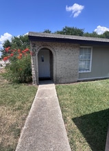 Building Photo - 205 Oelkers Dr