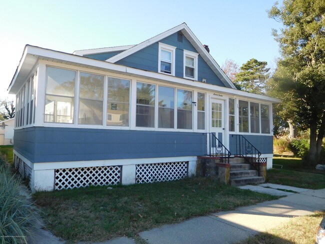 Building Photo - 712 Stone Harbor Ave