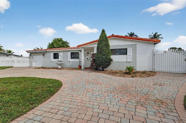 Foto del edificio - 17841 NW 84th Ct